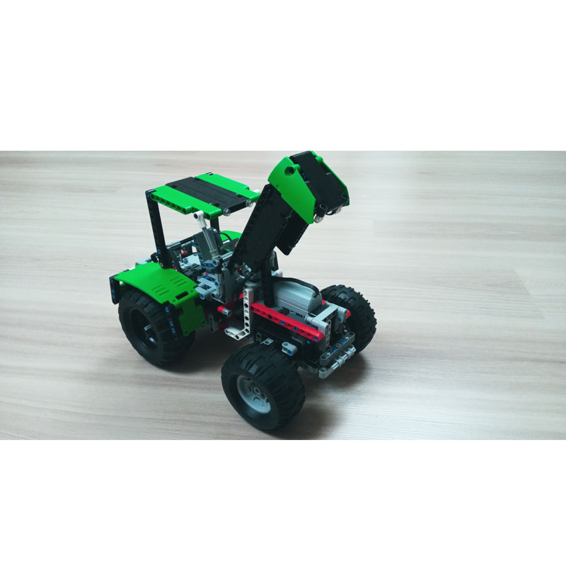 Urban Farming Model - MOC-80667 Miejski Traktor Rolniczy Średniej Wielkości